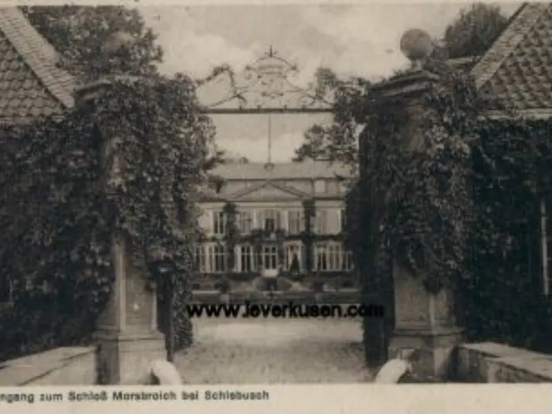 Schloß-Eingang