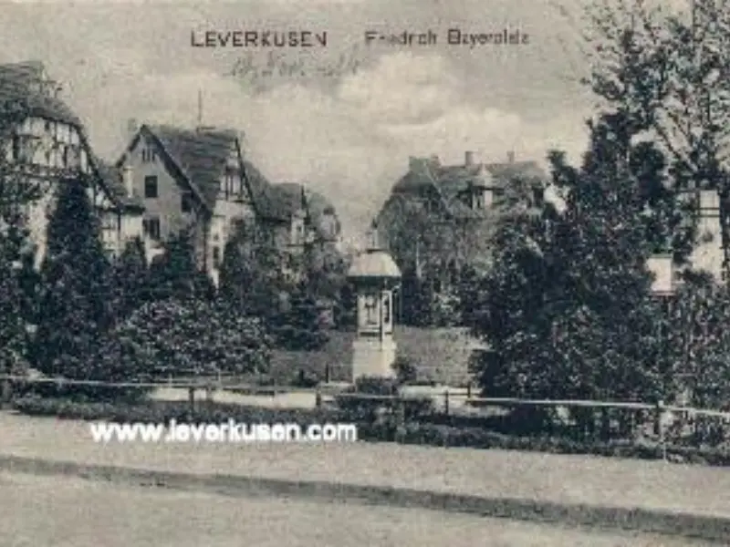 Friedrich-Bayer-Platz