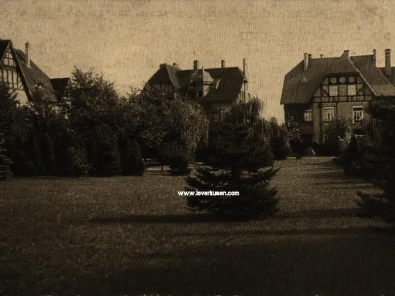 Friedrich-Bayer-Platz