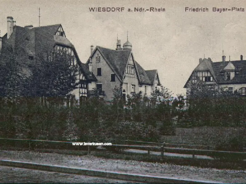 Friedrich-Bayer-Platz