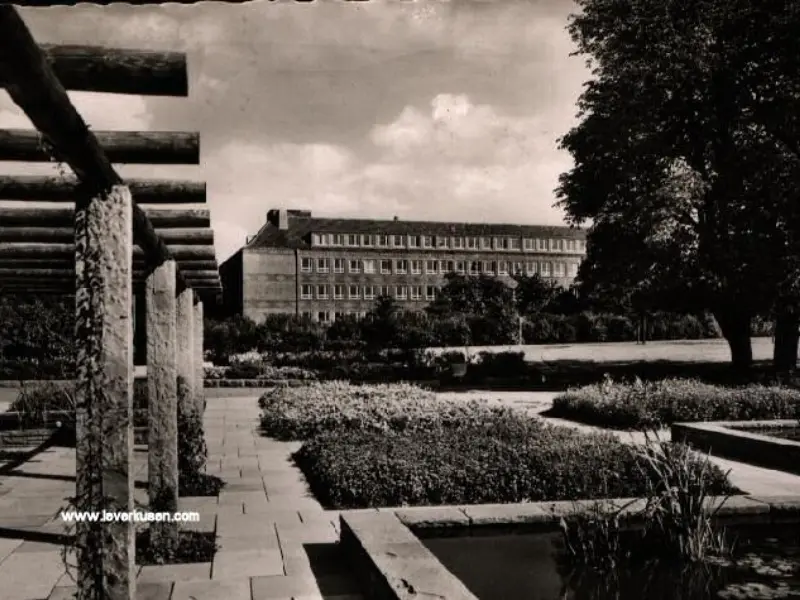 Doktorsburg-Park und CD-Gymnasium