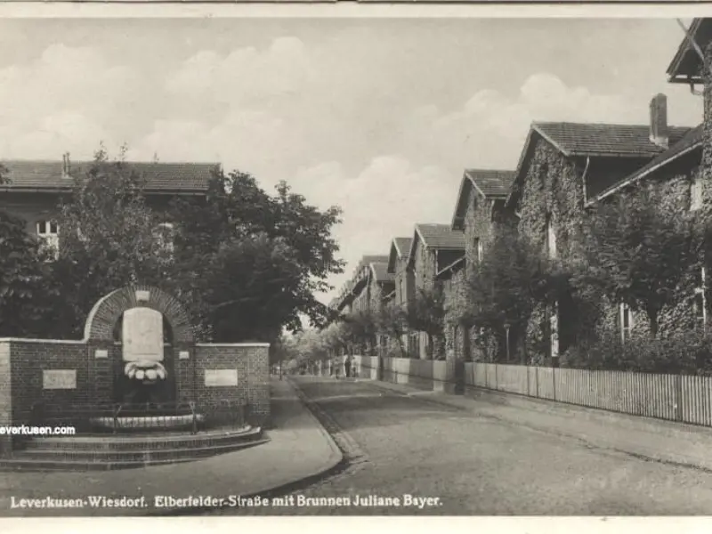 Elberfelder Str. mit Brunnen Juliane Bayer