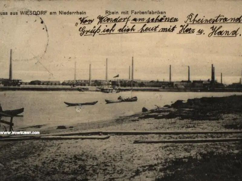 Rhein mit Farbenfabriken