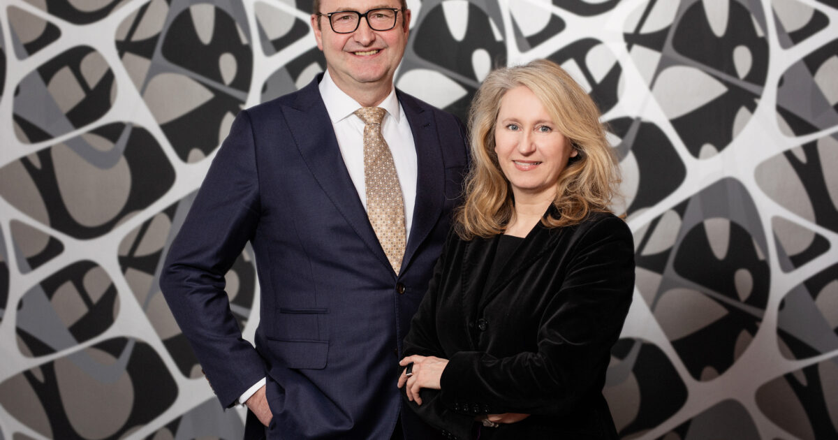 Hermann-Josef Simonis, Vorstandsvorsitzender der Stiftung der Sparda-Bank West und Ursula Wißborn, Vorstand der Stiftung der Sparda-Bank West