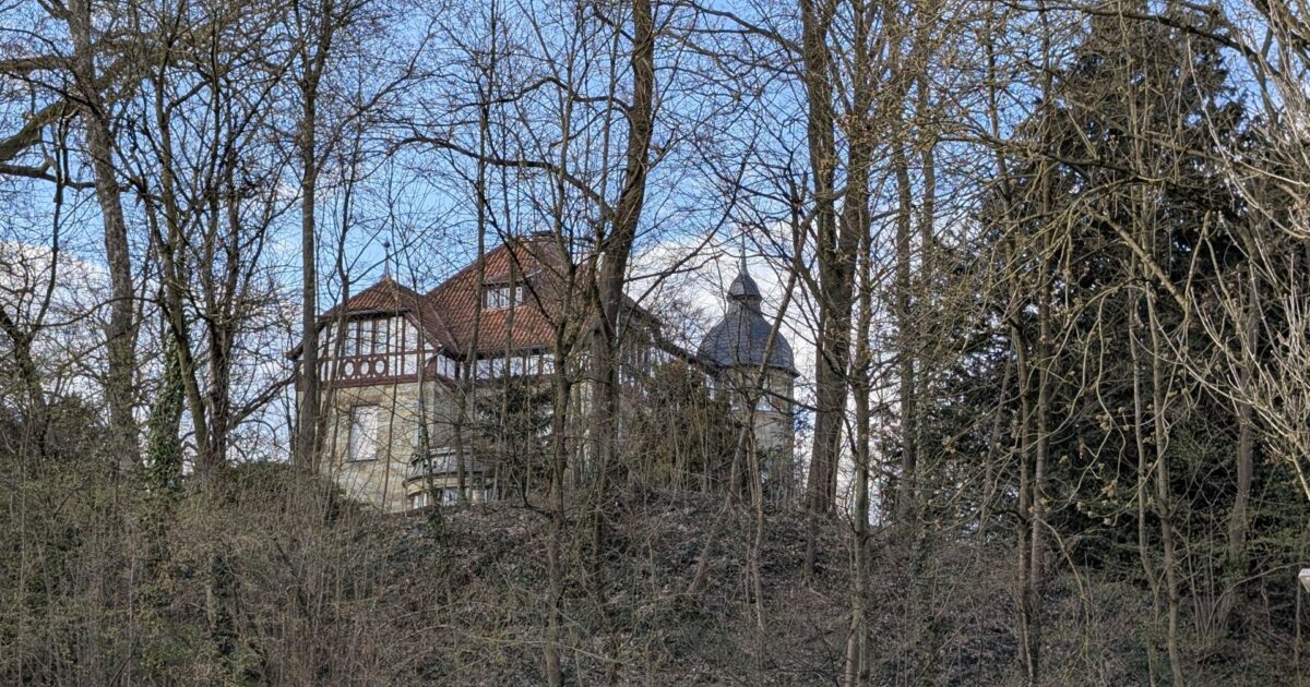 Villa Römer von der Wupper aus
