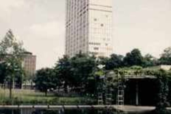 Bayer-Hochhaus (ehemalig) // Medienfassade