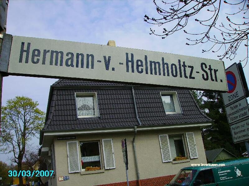 Hermann-von-Helmholtz-Str.