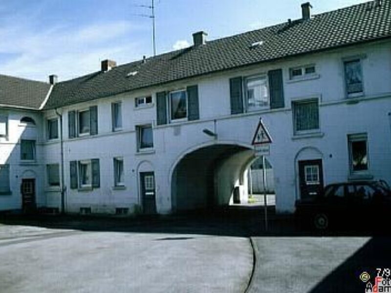 Max-Holthausen-Platz